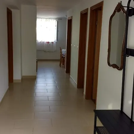 Ela * Sveti Filip i Jakov