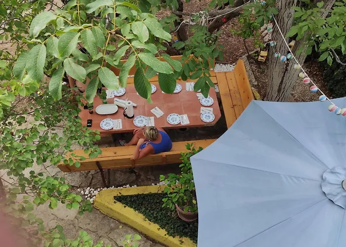 Ela * Sveti Filip i Jakov